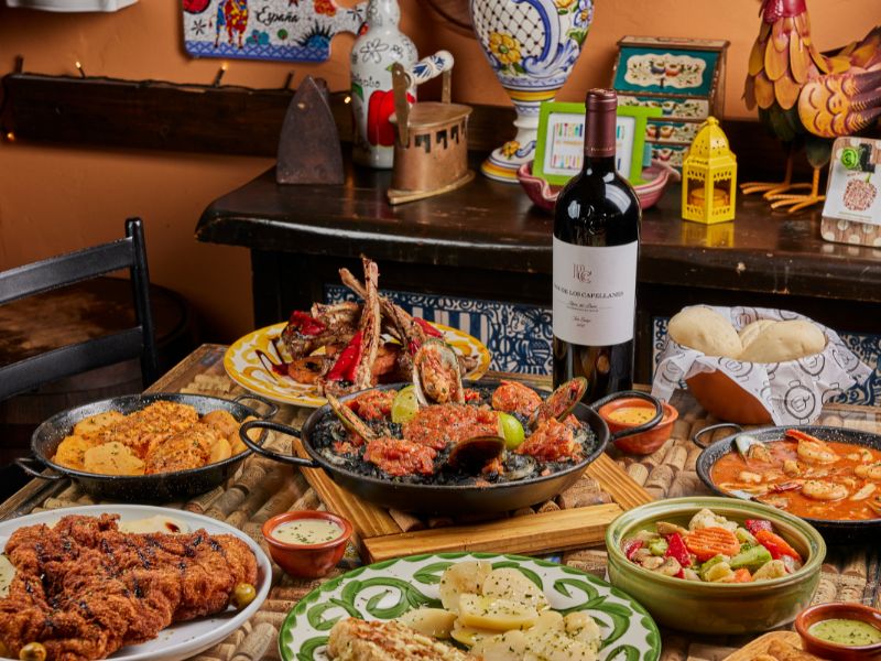 Authentic Spanish restaurant near Pembroke Pines serving paella at El Pimiento Restaurant Miami Lakes