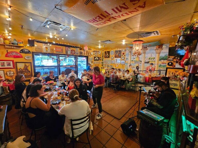 Packed dining room at El Pimiento Restaurant in Miami Lakes – the best place to watch Spain at the World Cup 2026 in Miami